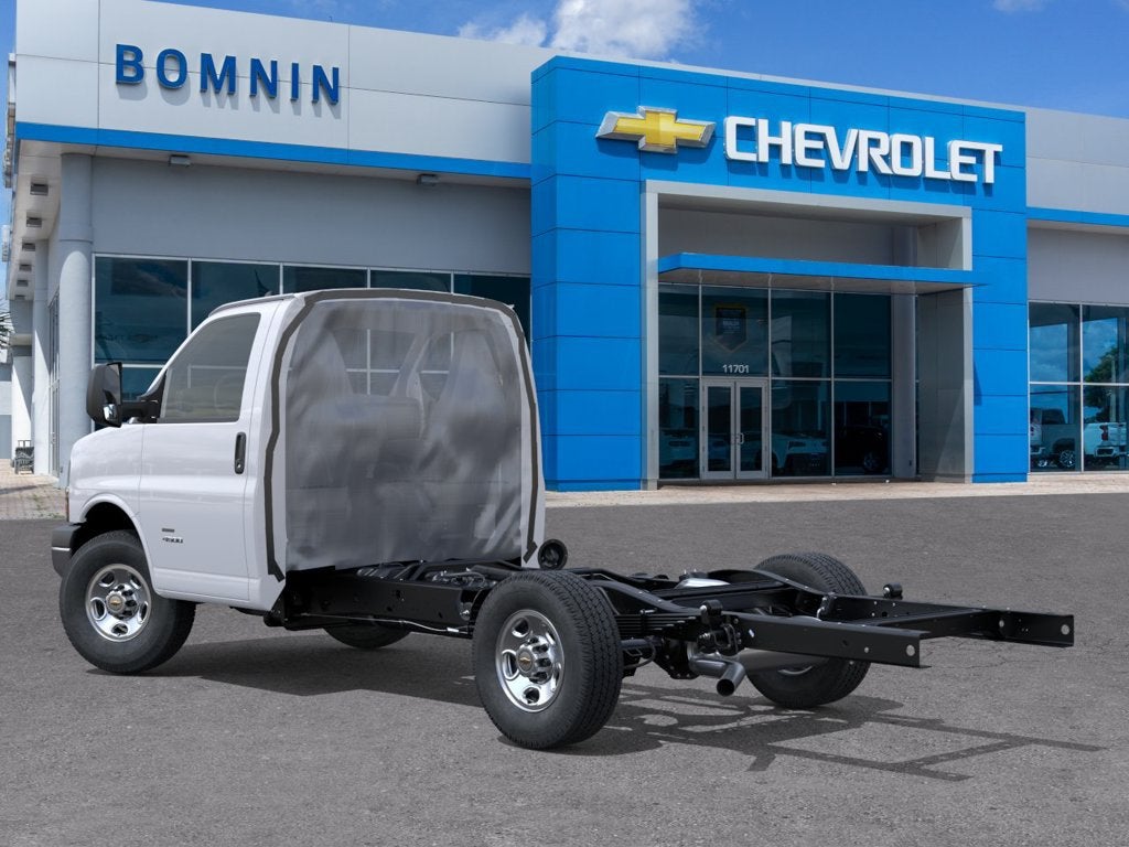 2026 Chevrolet Express Cutaway 3500 1WT