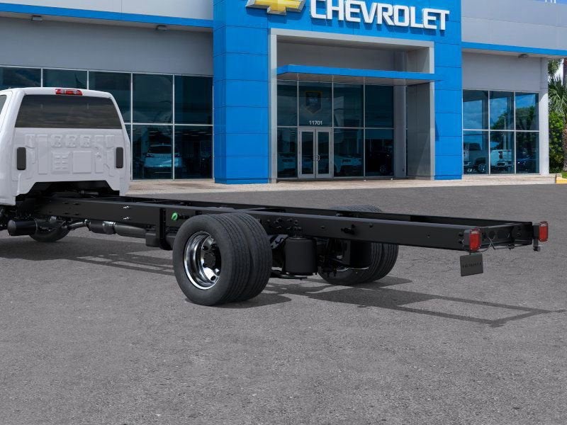 2025 Chevrolet Silverado 6500 HD LT