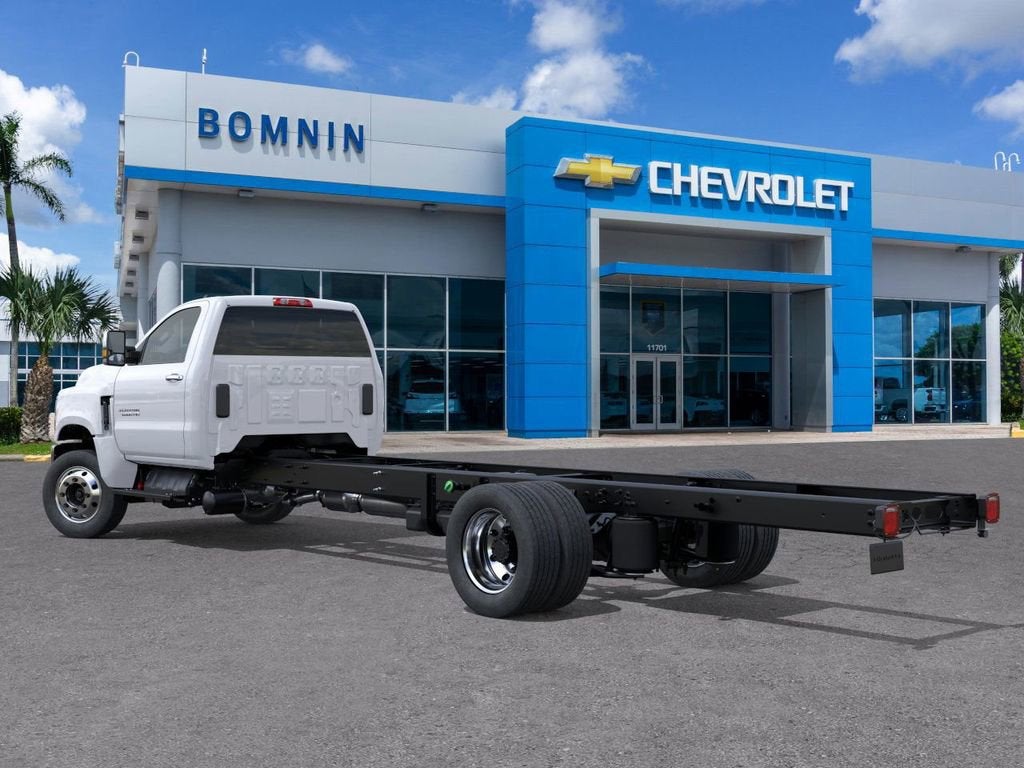 2025 Chevrolet Silverado 6500 HD LT