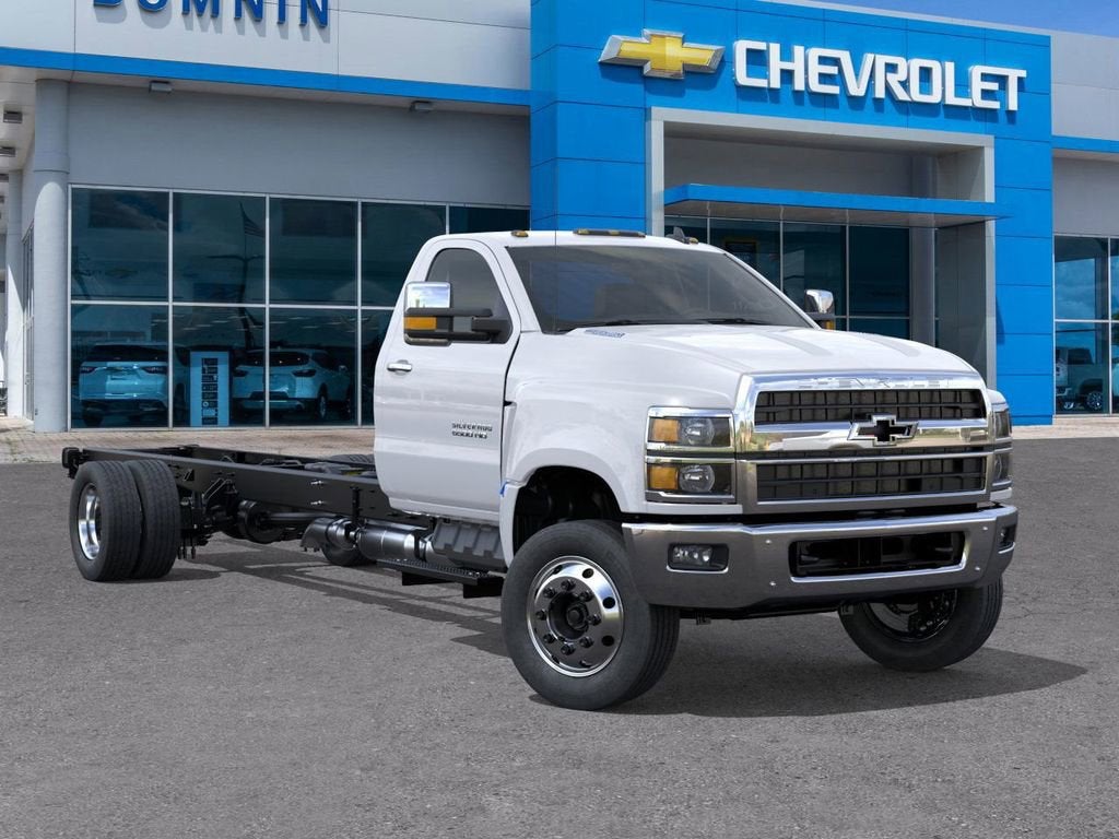 2025 Chevrolet Silverado 6500 HD LT