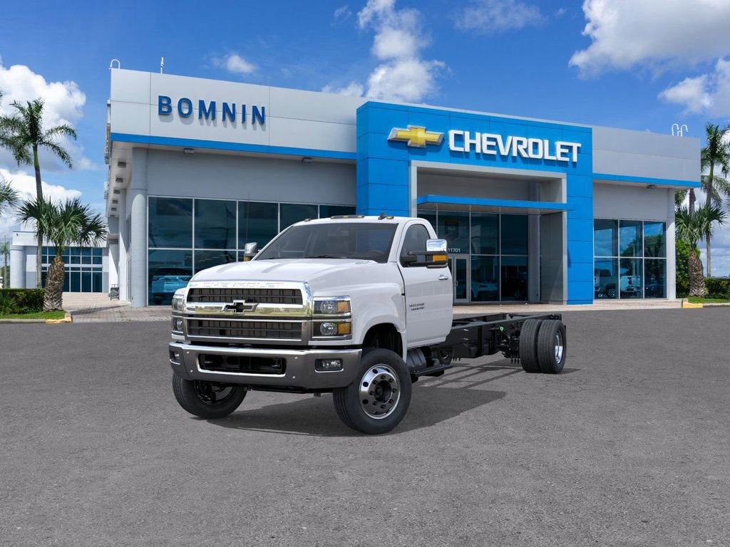 2025 Chevrolet Silverado 6500 HD LT