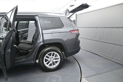 2023 Jeep Grand Cherokee L Laredo 4x4