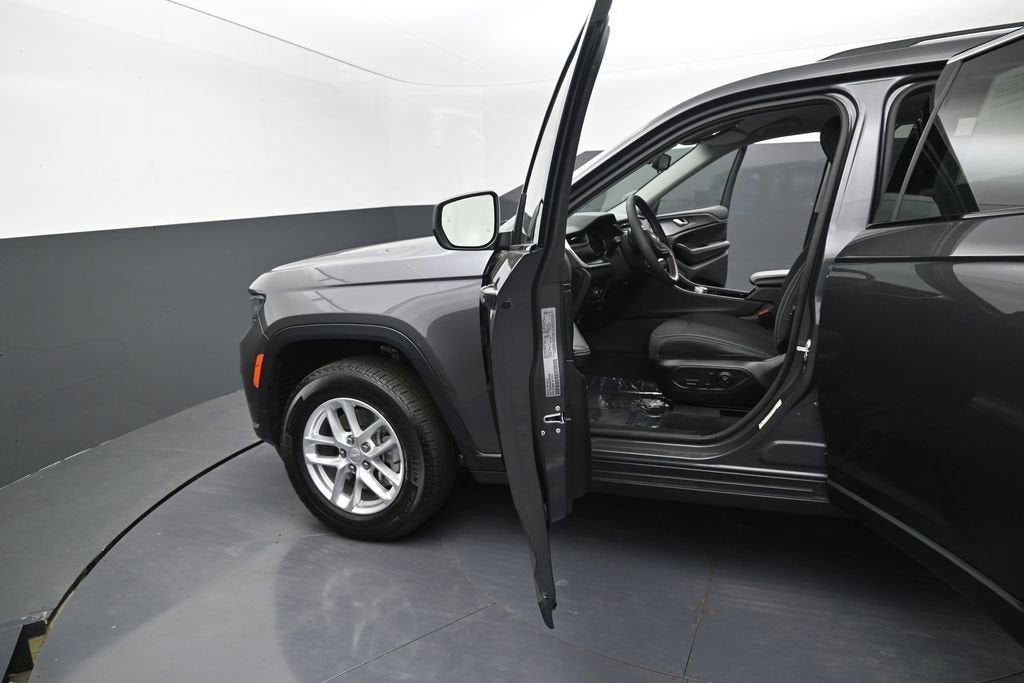 2023 Jeep Grand Cherokee L Laredo 4x4
