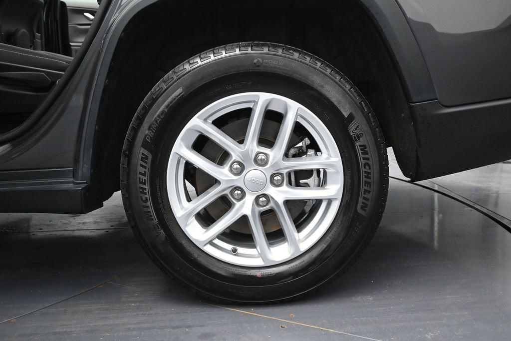 2023 Jeep Grand Cherokee L Laredo 4x4