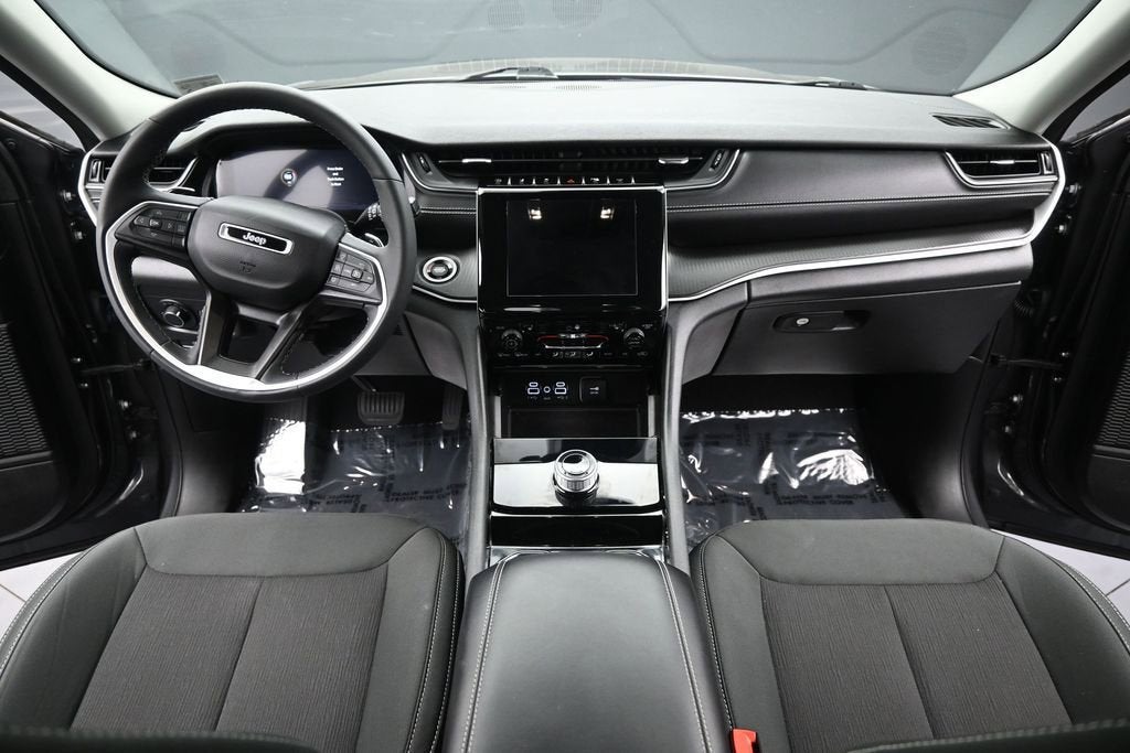 2023 Jeep Grand Cherokee L Laredo 4x4