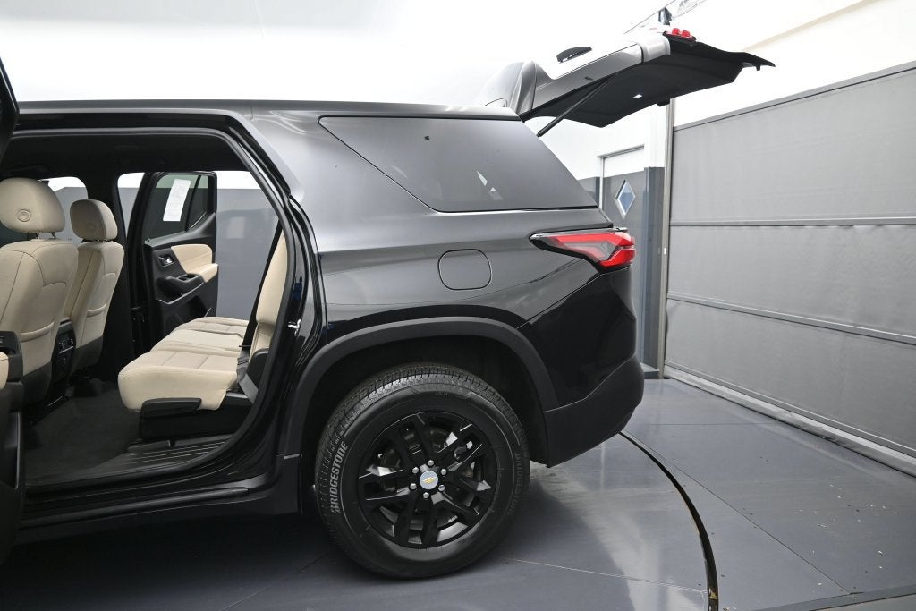 2023 Chevrolet Traverse LS - Photo 12