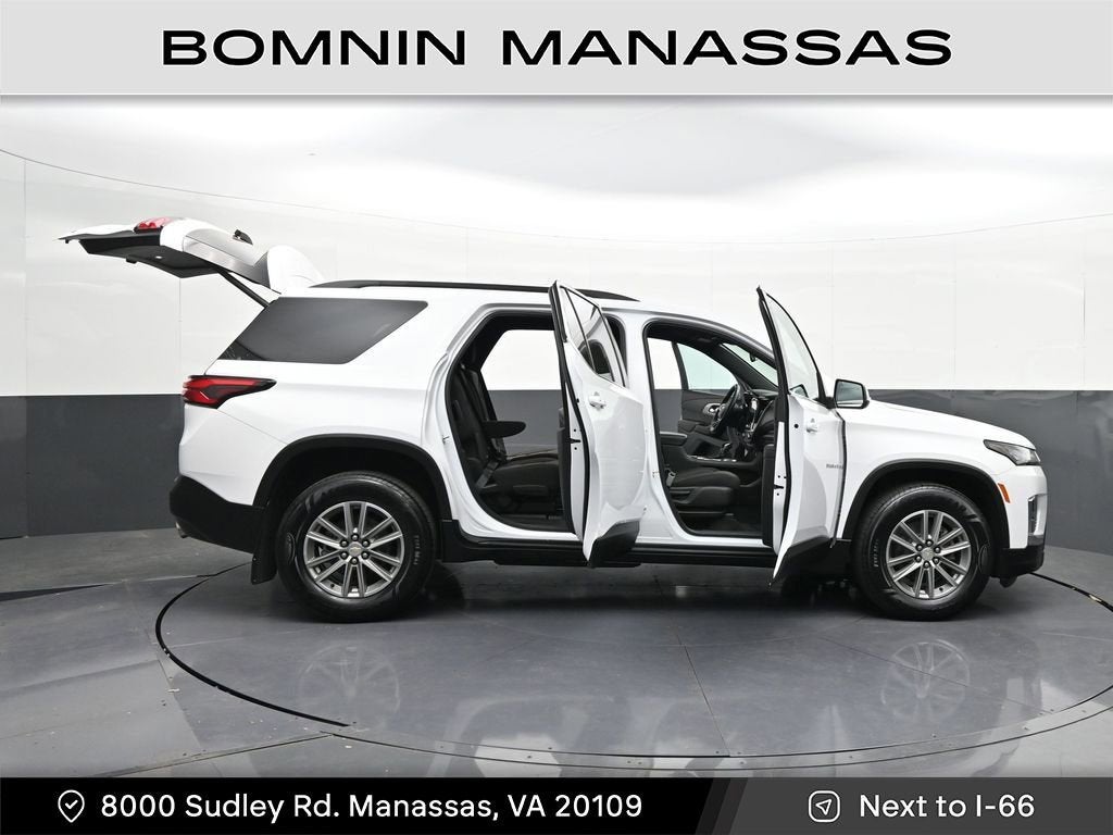 2023 Chevrolet Traverse LT Cloth