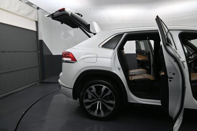 2023 Volkswagen Atlas Cross Sport 3.6L V6 SEL Premium R-Line