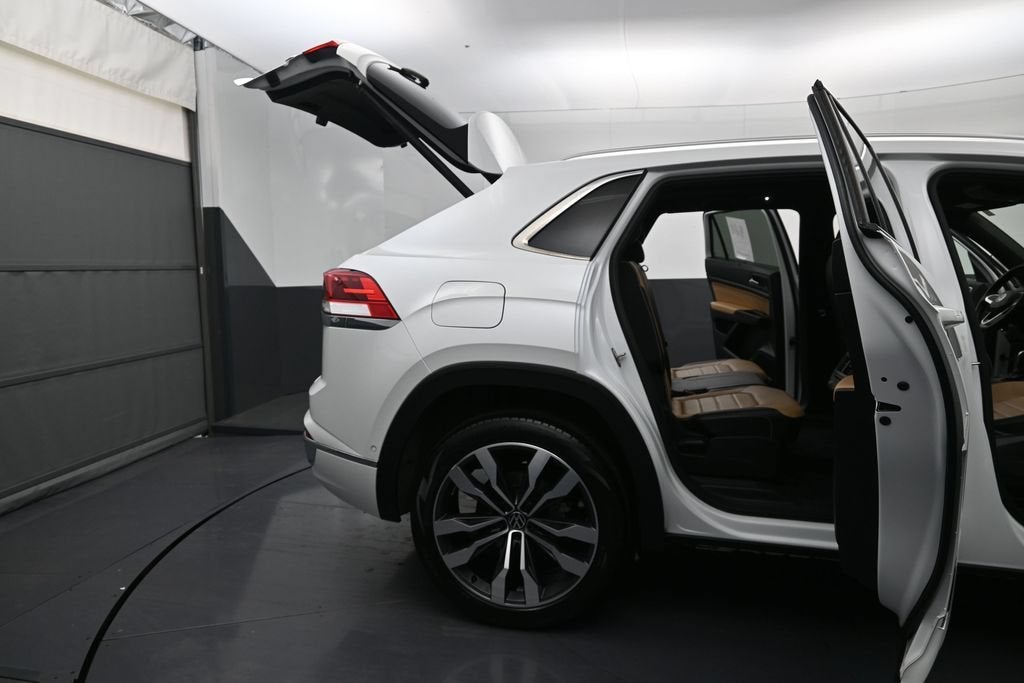 2023 Volkswagen Atlas Cross Sport 3.6L V6 SEL Premium R-Line