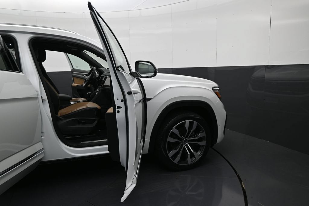 2023 Volkswagen Atlas Cross Sport 3.6L V6 SEL Premium R-Line