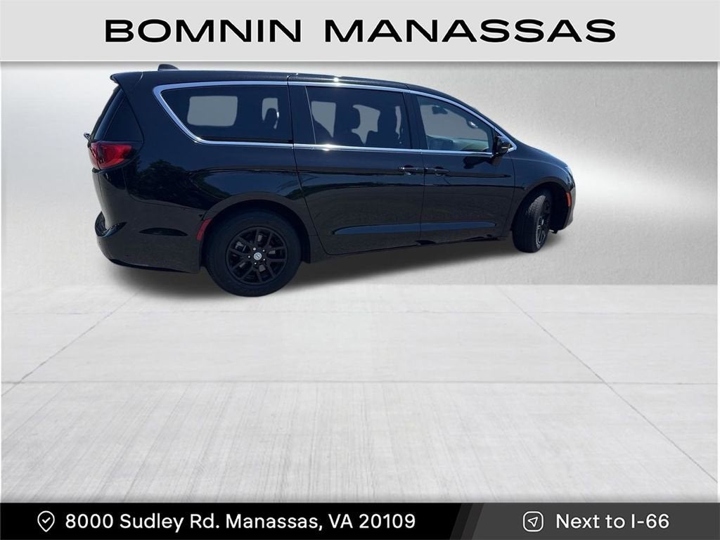 2026 Chrysler Voyager LX