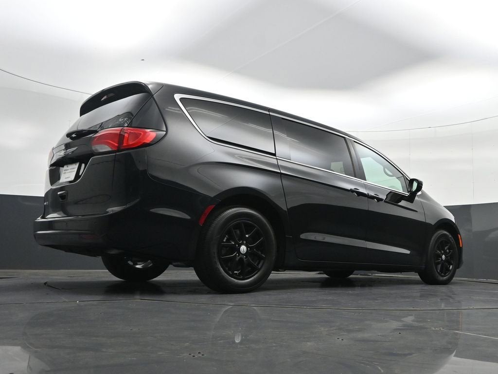 2026 Chrysler Voyager LX