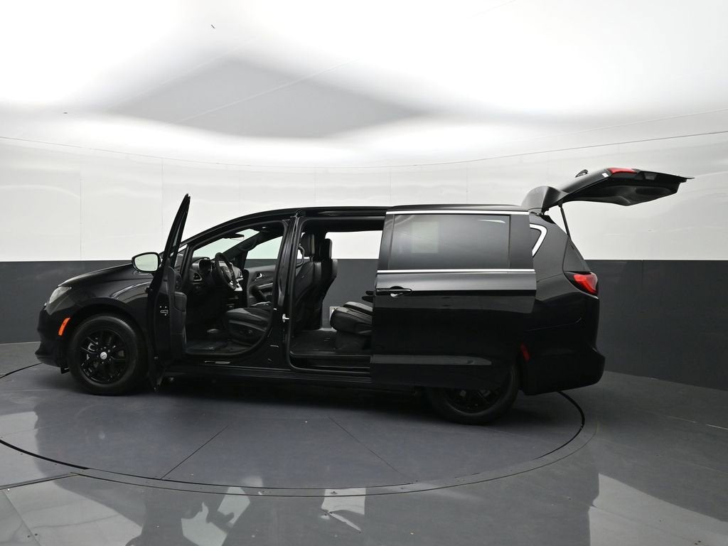 2026 Chrysler Voyager LX