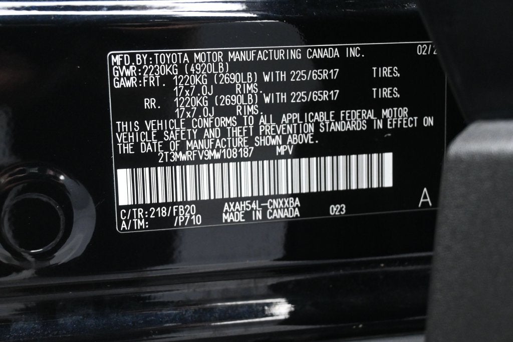 2021 Toyota RAV4 LE - Photo 15