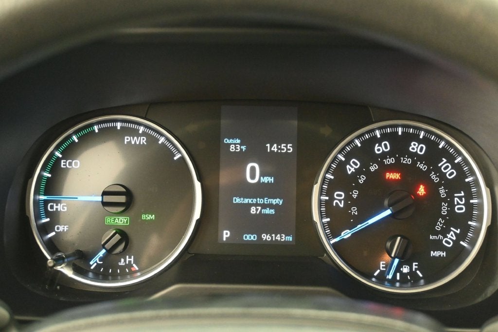 2021 Toyota RAV4 LE - Photo 18