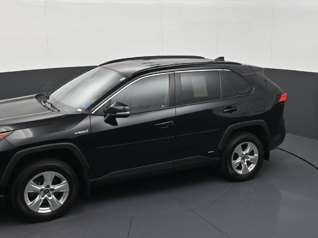 2021 Toyota RAV4 LE - Photo 23