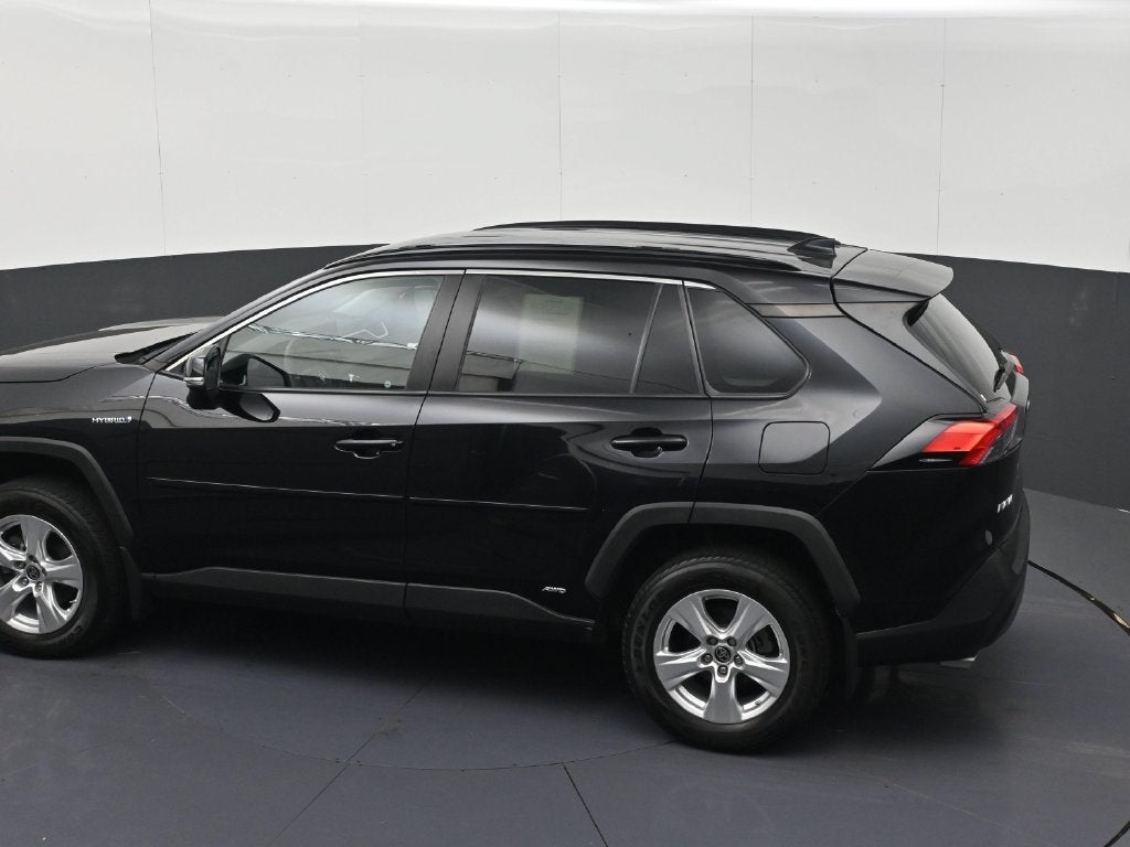 2021 Toyota RAV4 LE - Photo 24