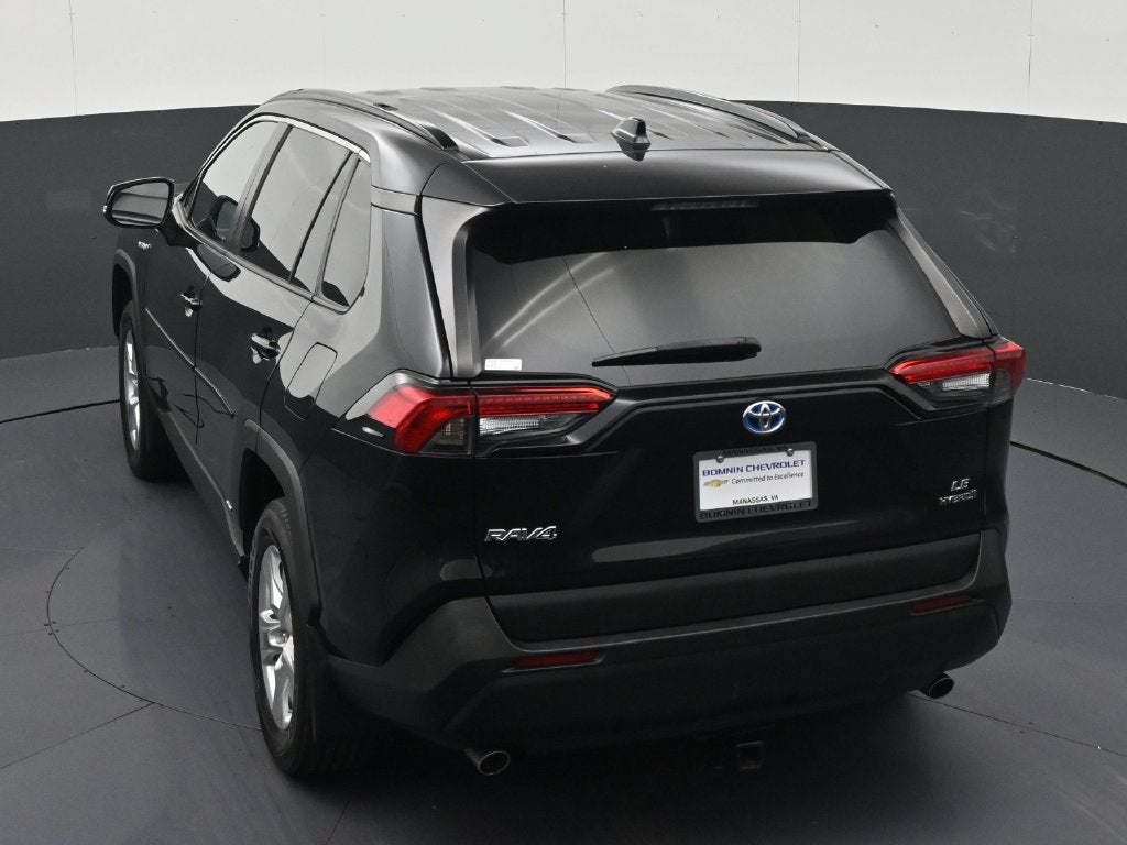 2021 Toyota RAV4 LE - Photo 25
