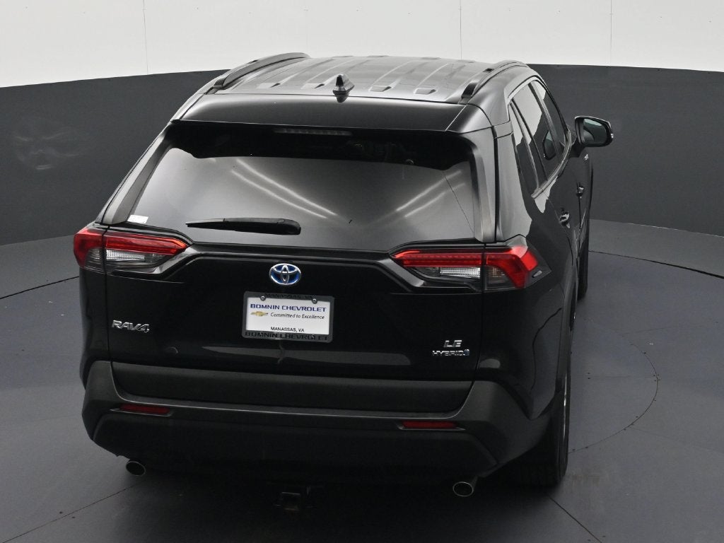 2021 Toyota RAV4 LE - Photo 26
