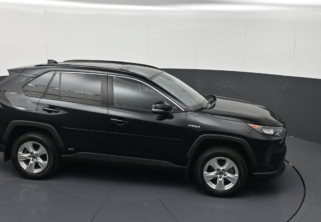 2021 Toyota RAV4 LE - Photo 28