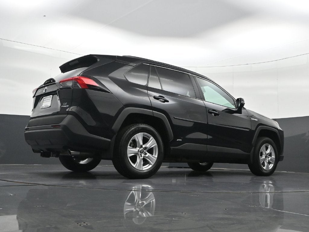 2021 Toyota RAV4 LE - Photo 35