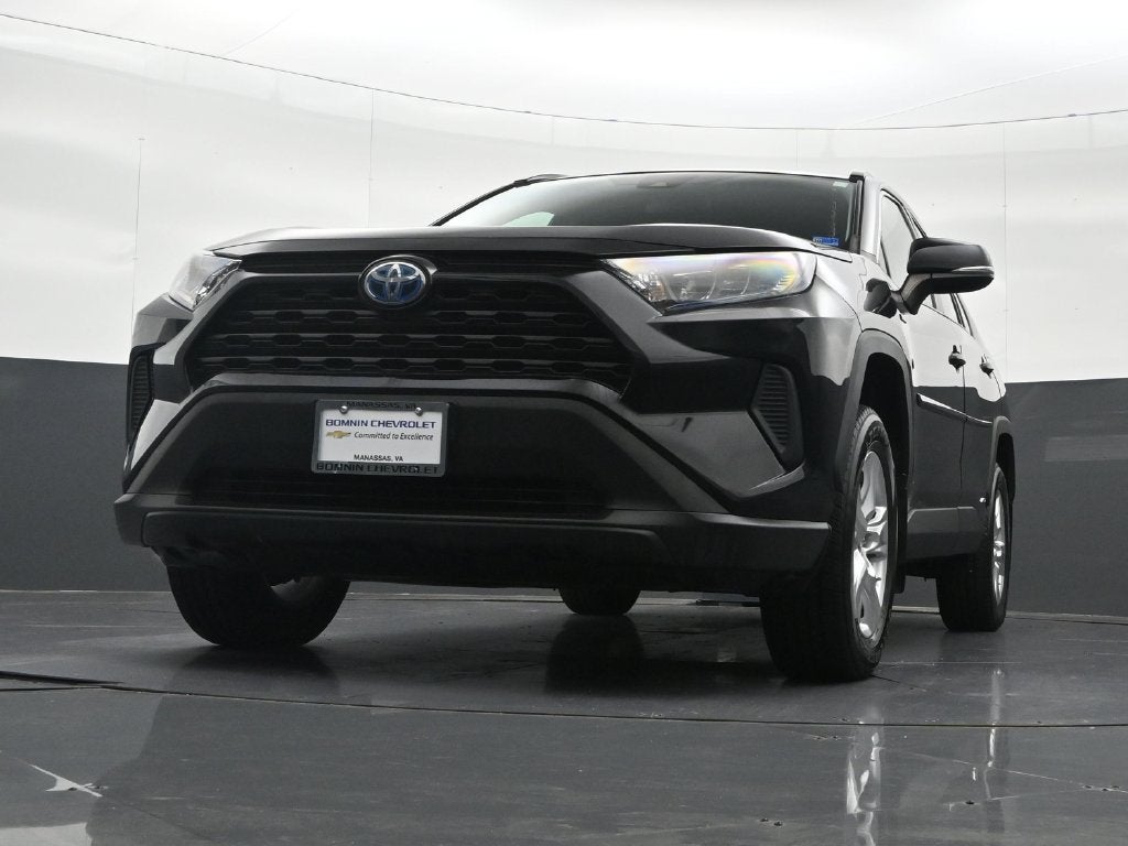 2021 Toyota RAV4 LE - Photo 38