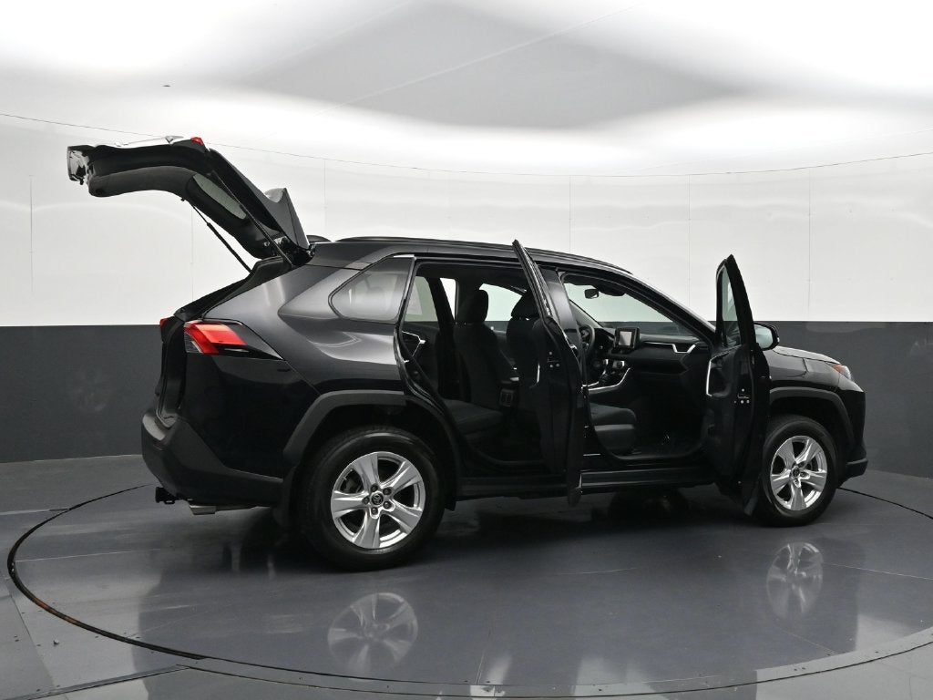 2021 Toyota RAV4 LE - Photo 39