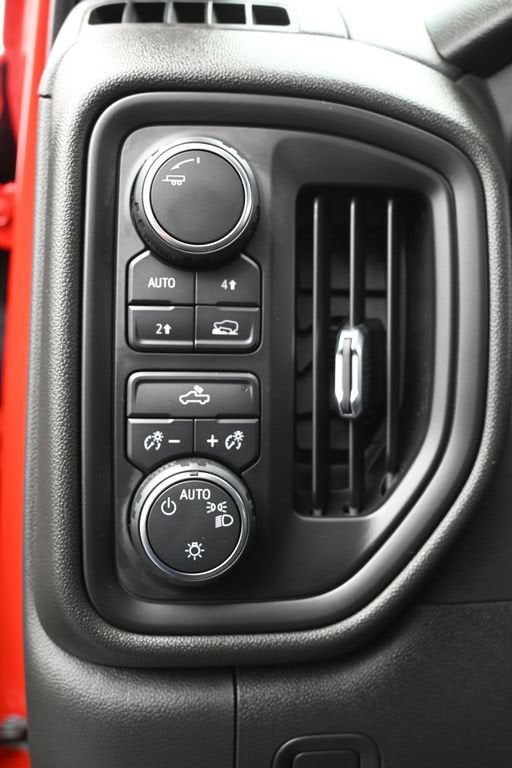 2024 Chevrolet Silverado 1500 Custom - Photo 17