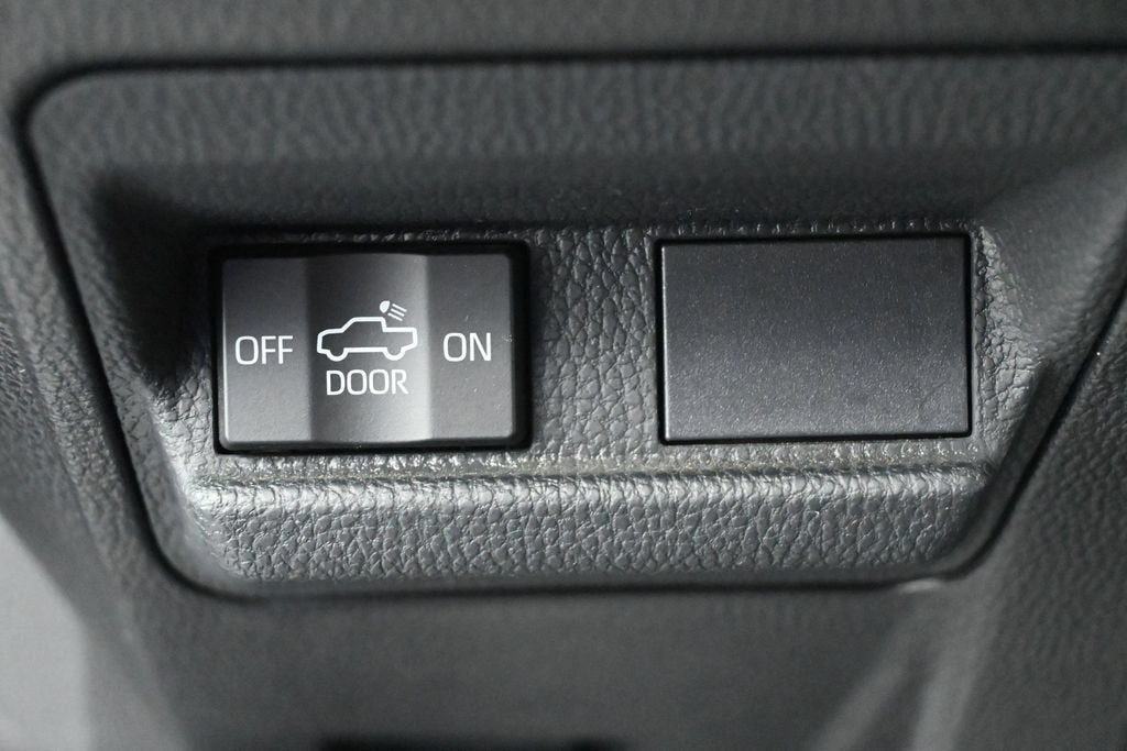 2025 Toyota Tacoma SR - Photo 17