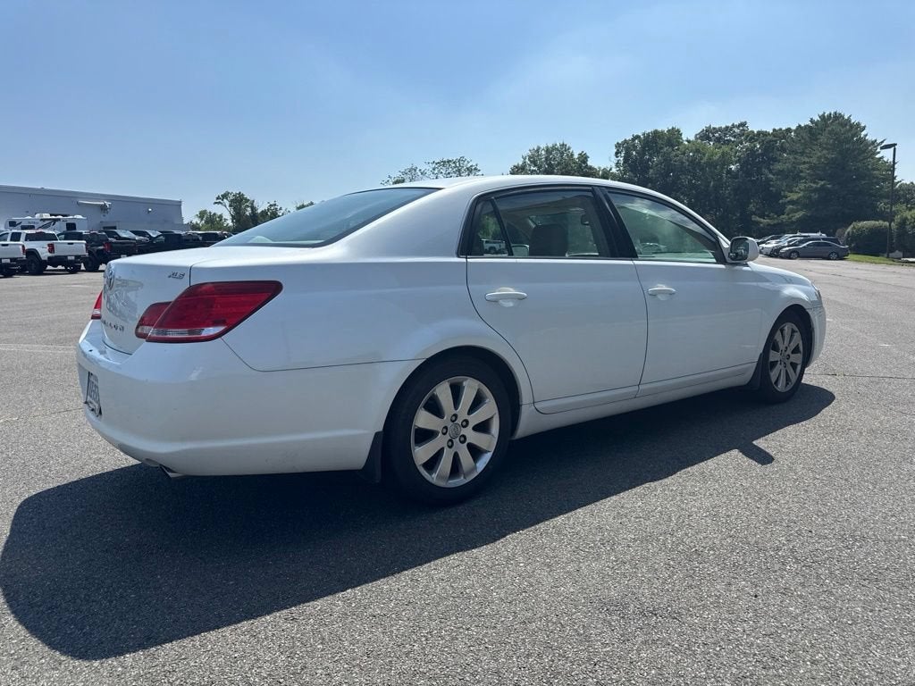2005 Toyota Avalon XL