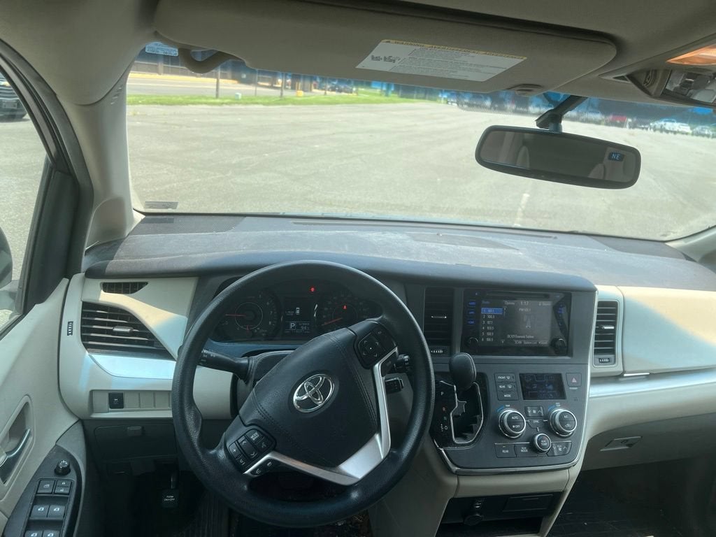 2015 Toyota Sienna LE AAS