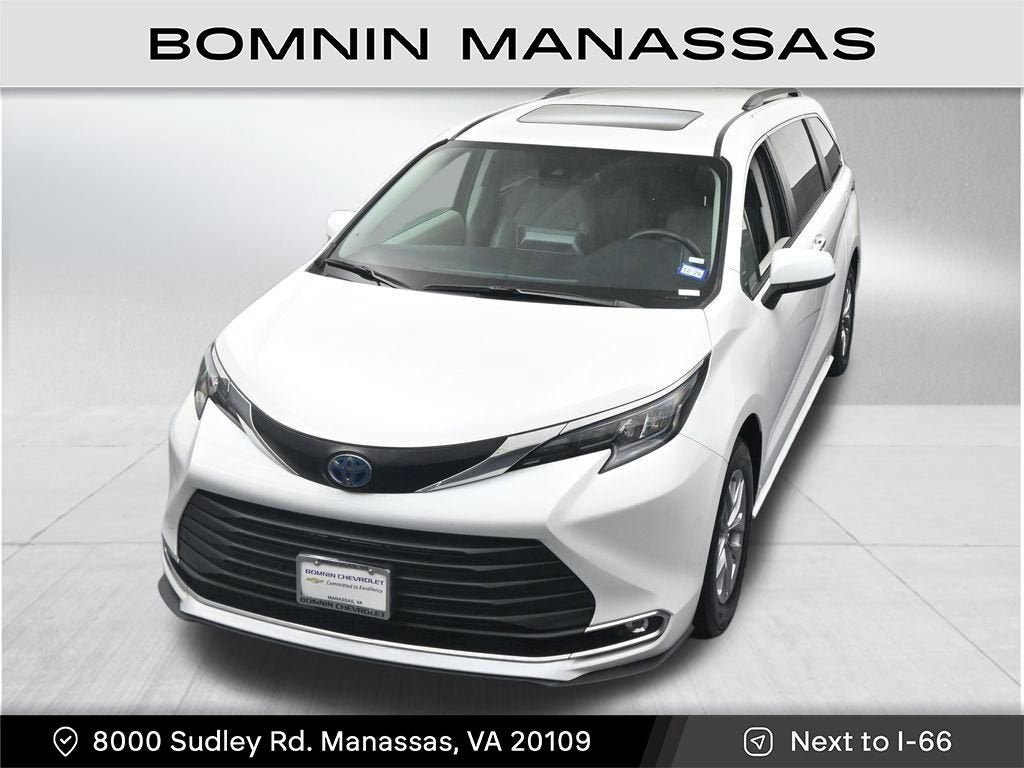 2024 Toyota Sienna XLE