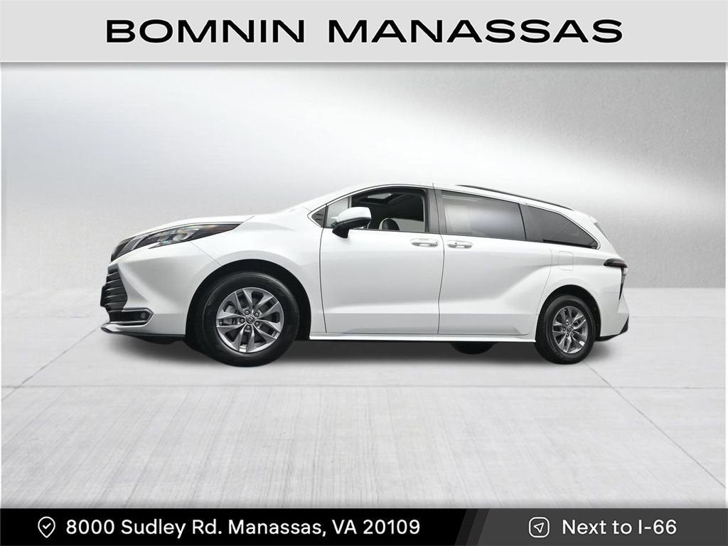 2024 Toyota Sienna XLE