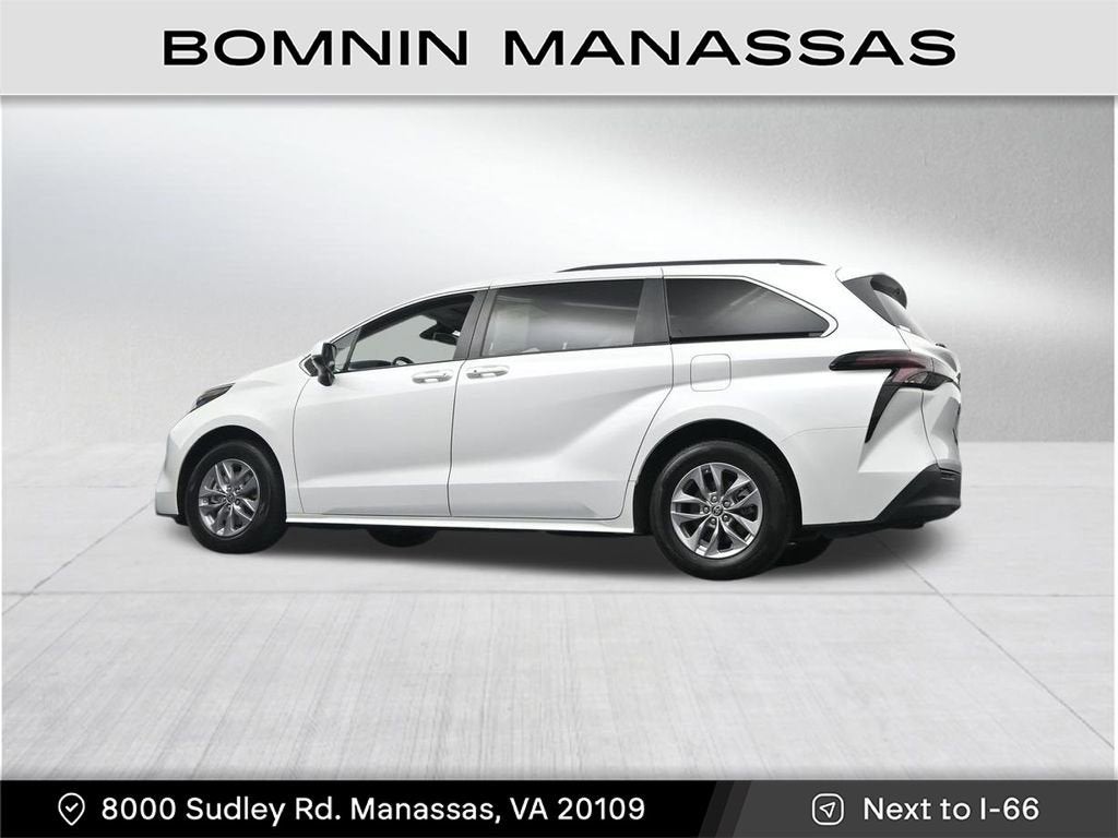 2024 Toyota Sienna XLE
