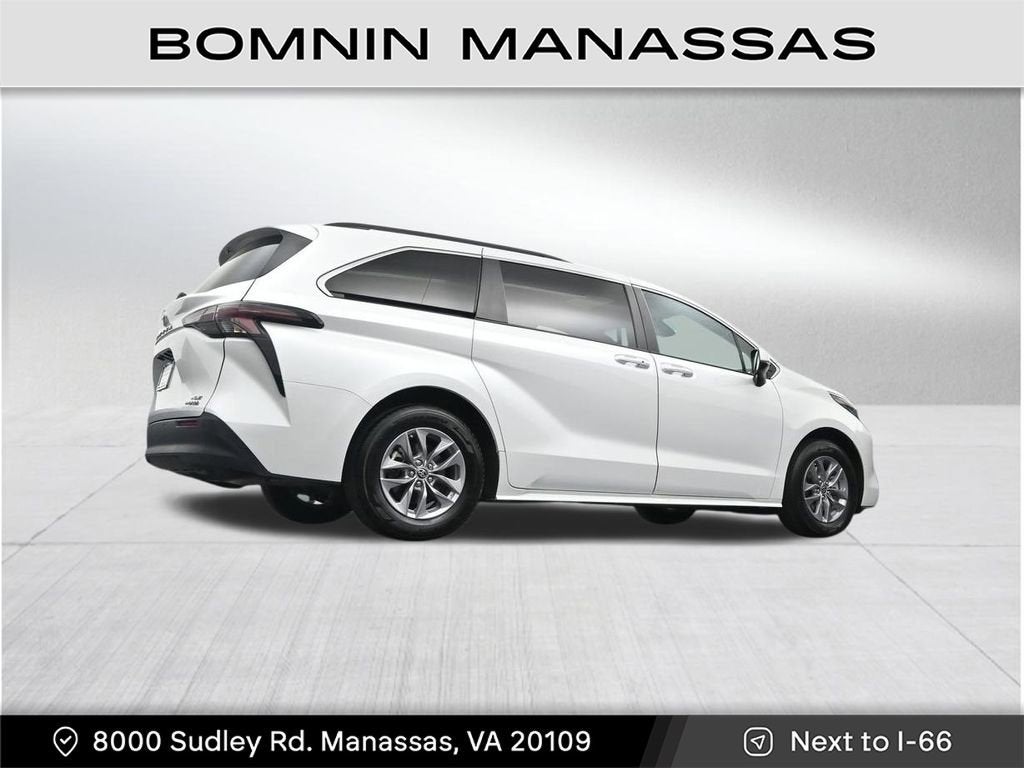2024 Toyota Sienna XLE