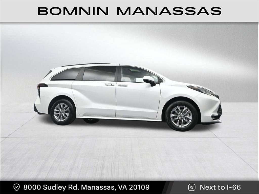 2024 Toyota Sienna XLE