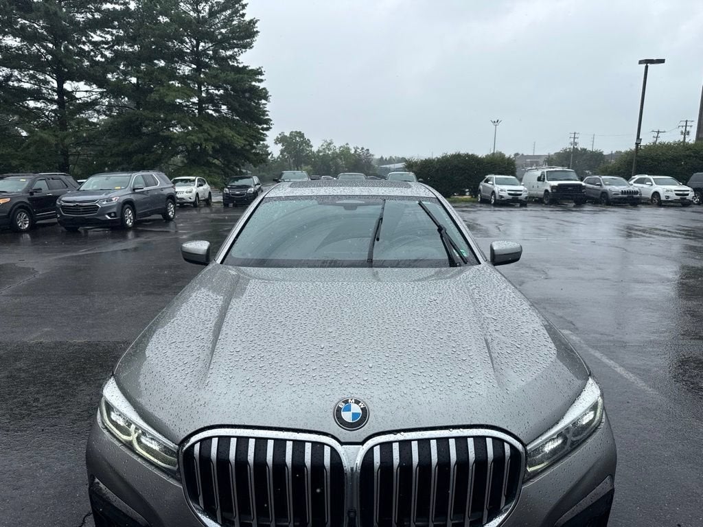 2022 BMW 750 i xDrive
