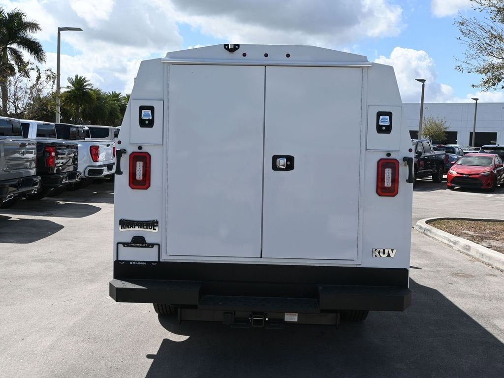 2025 Chevrolet Express Cutaway 3500 1WT