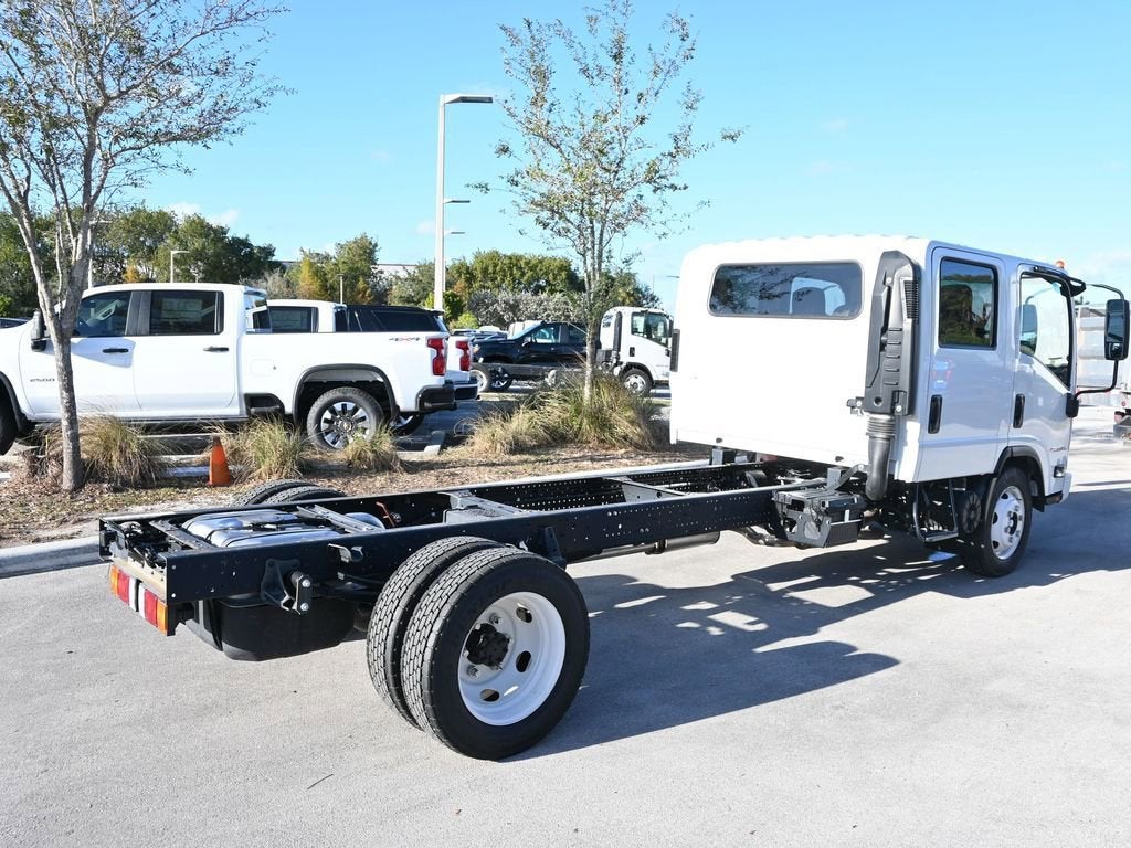 2025 Chevrolet Low Cab Forward 4500 Base