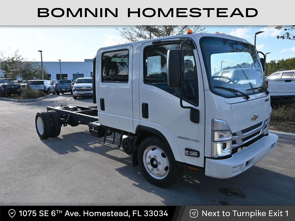 2025 Chevrolet Low Cab Forward 4500 Base